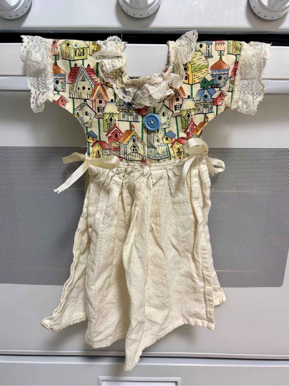 Vintage Handmade Linen Lace Tea Towel Kitchen Oven Hanging Dress Birdhouse Print